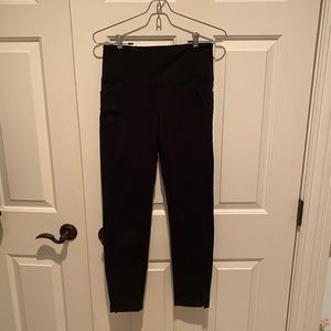 Black Athleta Cropped Leggings w/ Pockets